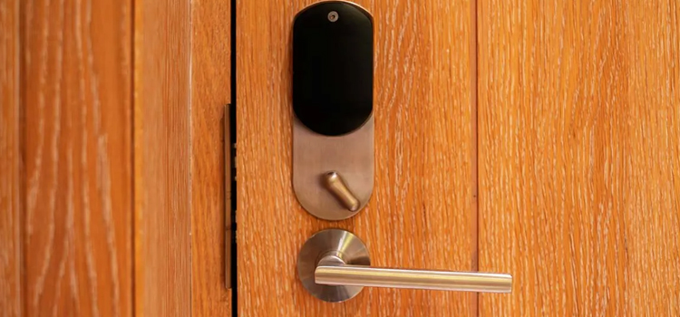 Automatic Locking Door Knob Sebastopol